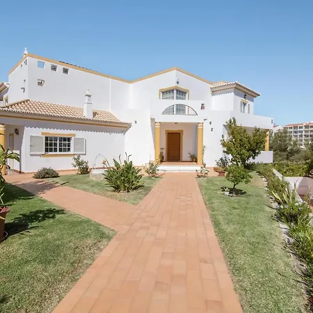 Do * 阿尔布费拉